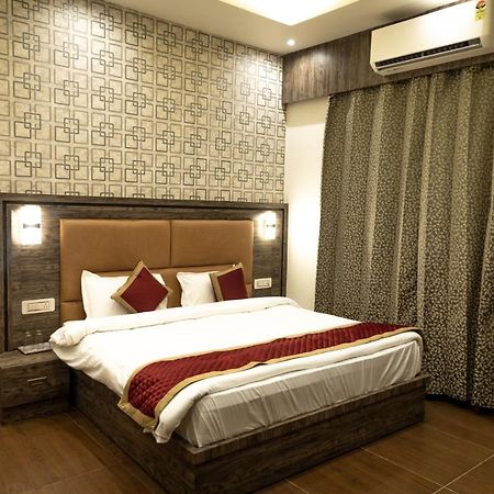 Hotel The Florence チャンバ エクステリア 写真